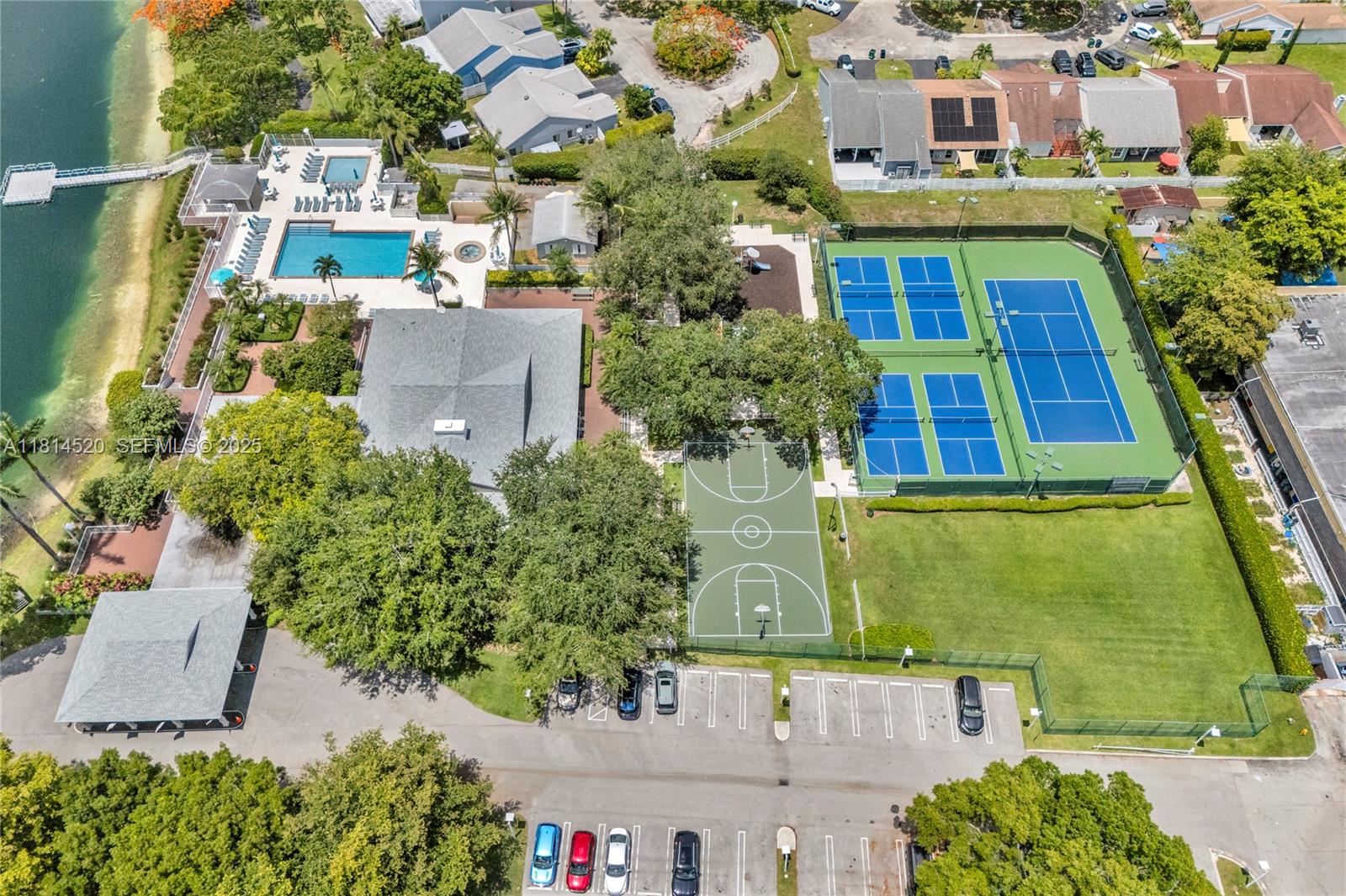 COUNTRY WALK SEC 3 - Residential