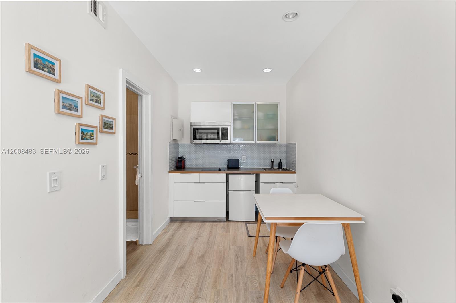 2445 Lake Pancoast Dr M