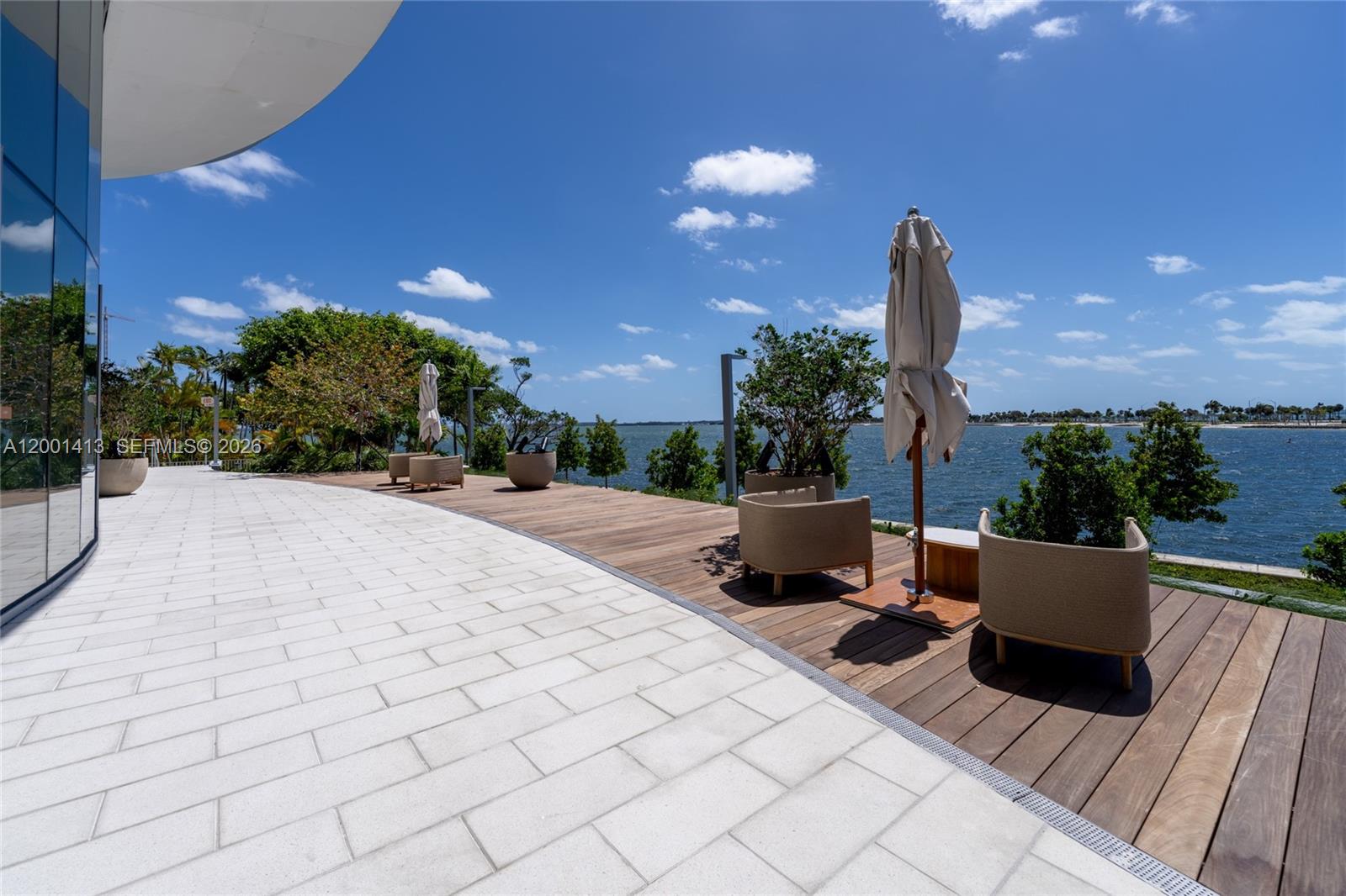 Una Residences - Residential