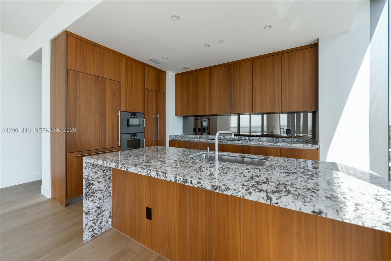 Una Residences - Residential