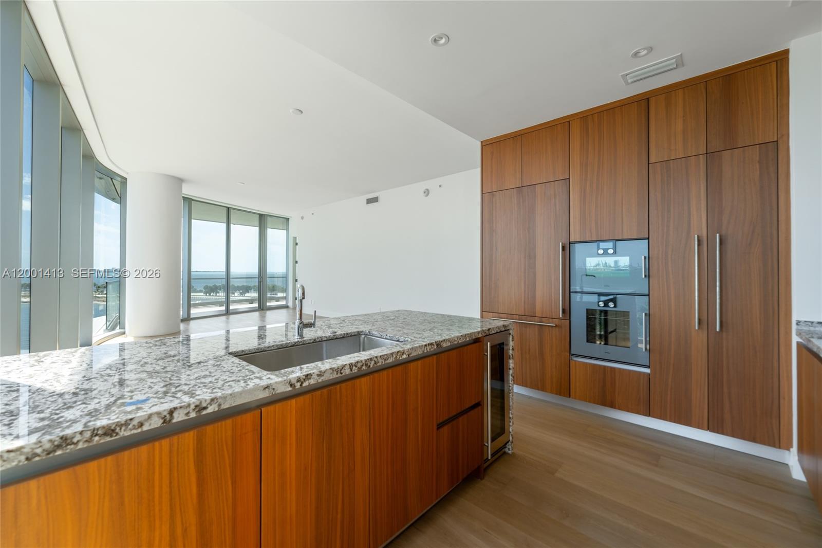 Una Residences - Residential