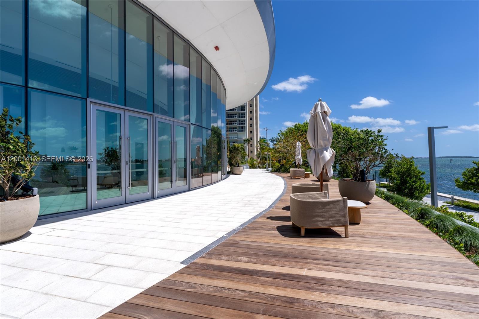 Una Residences - Residential