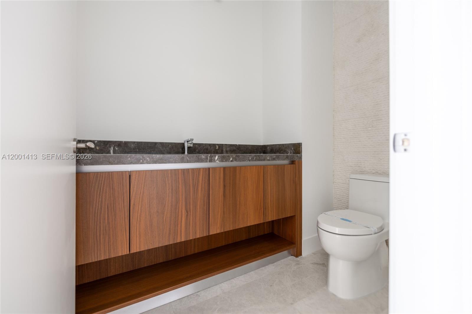 Una Residences - Residential