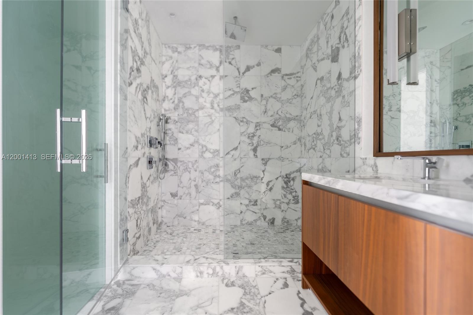 Una Residences - Residential