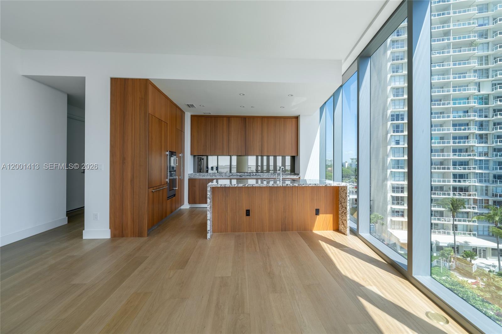 Una Residences - Residential