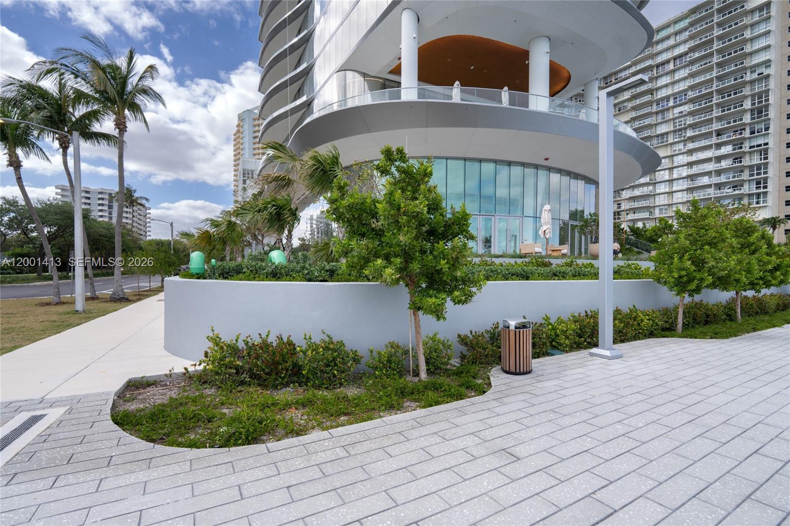 Una Residences - Residential