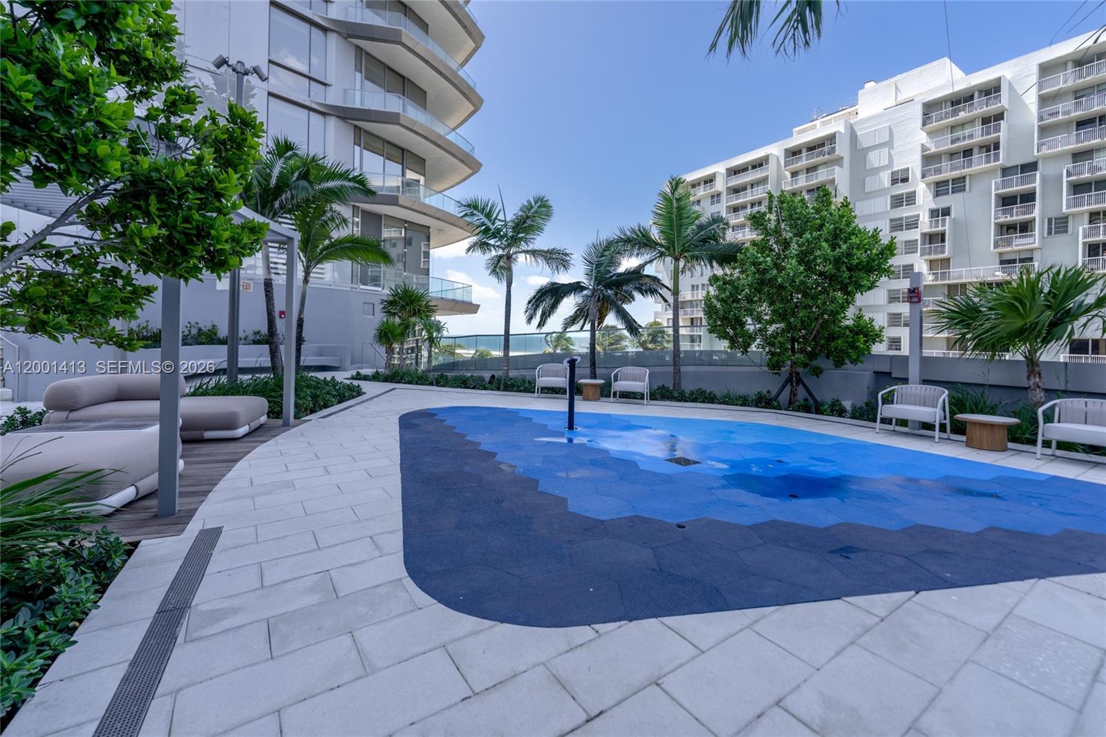 Una Residences - Residential