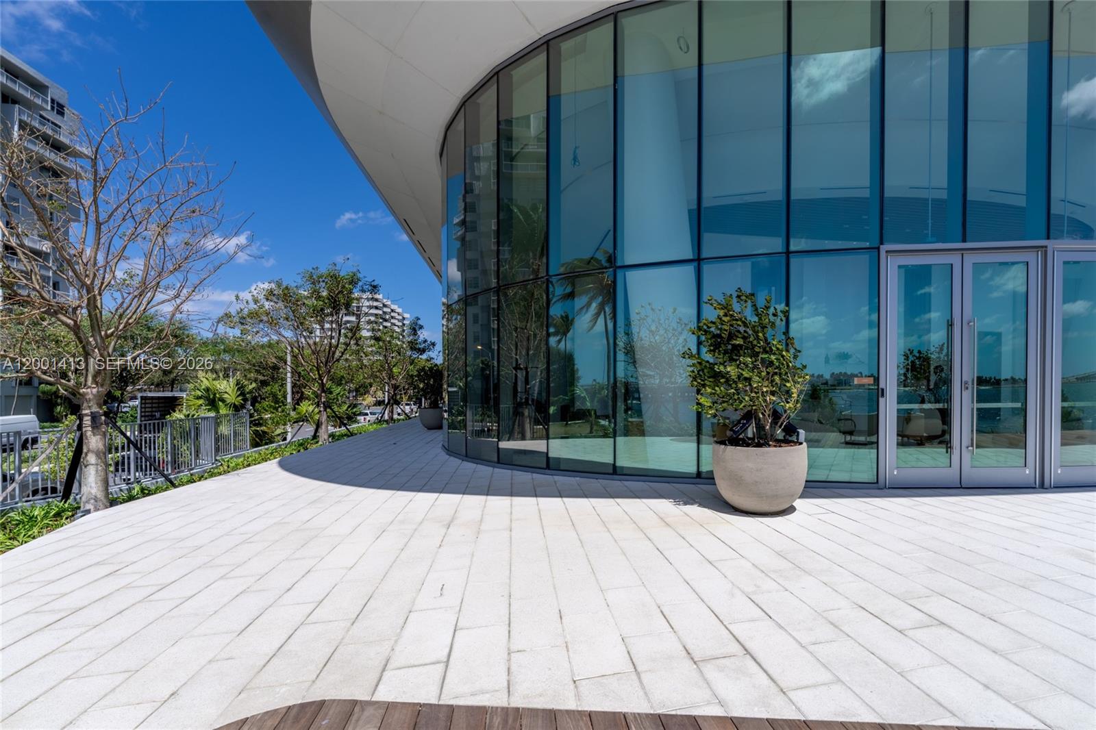 Una Residences - Residential