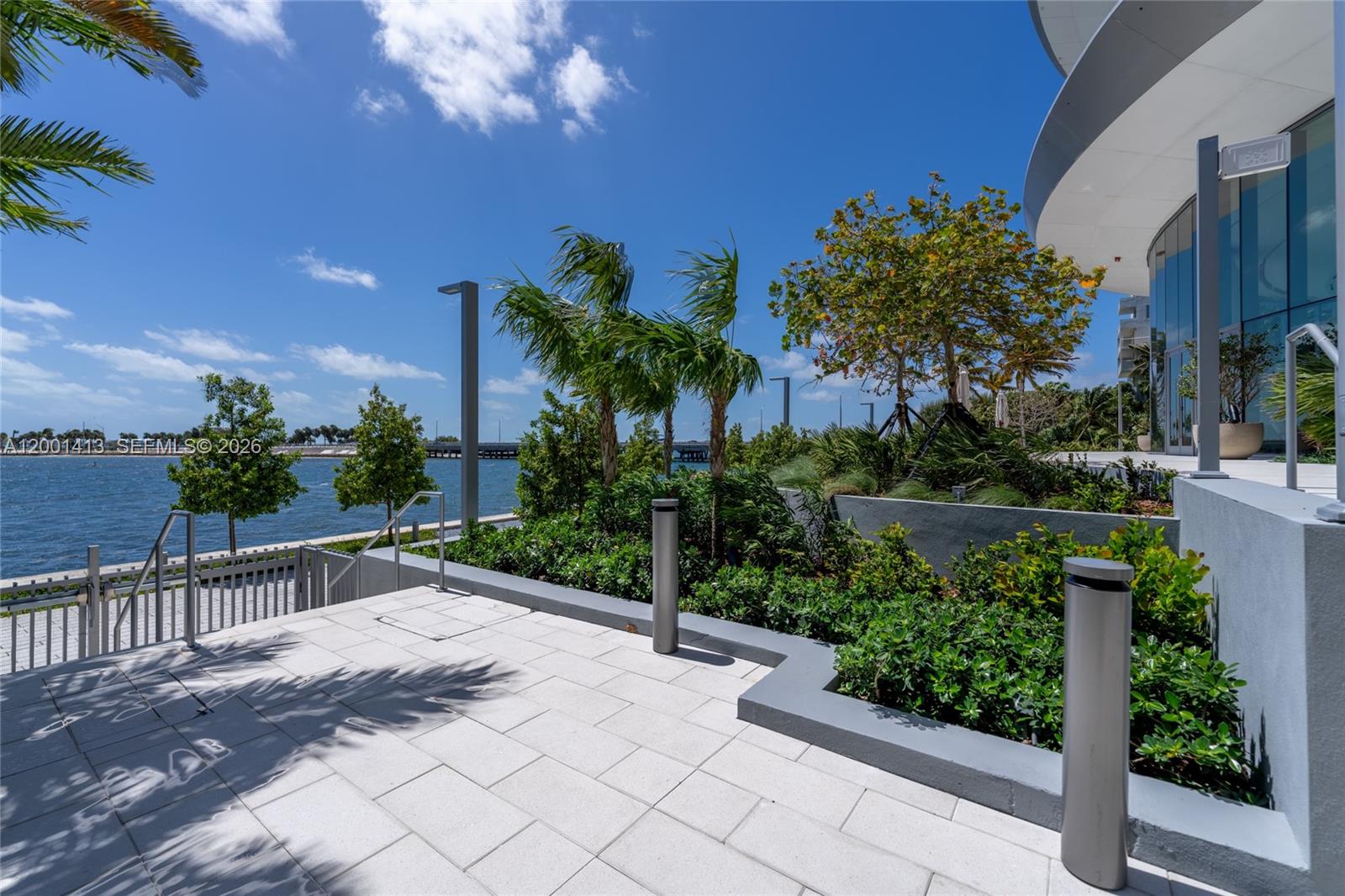 Una Residences - Residential