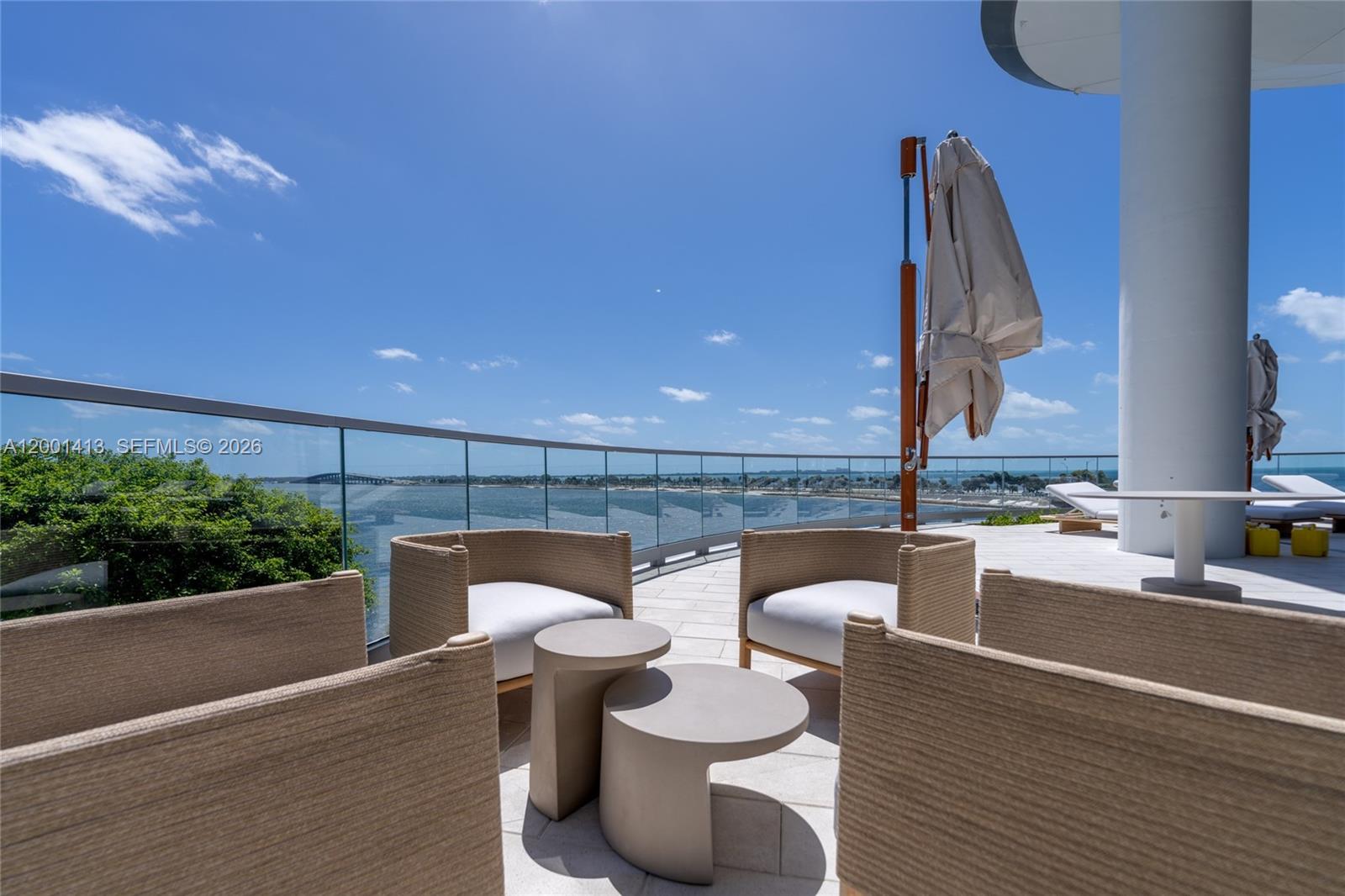 Una Residences - Residential