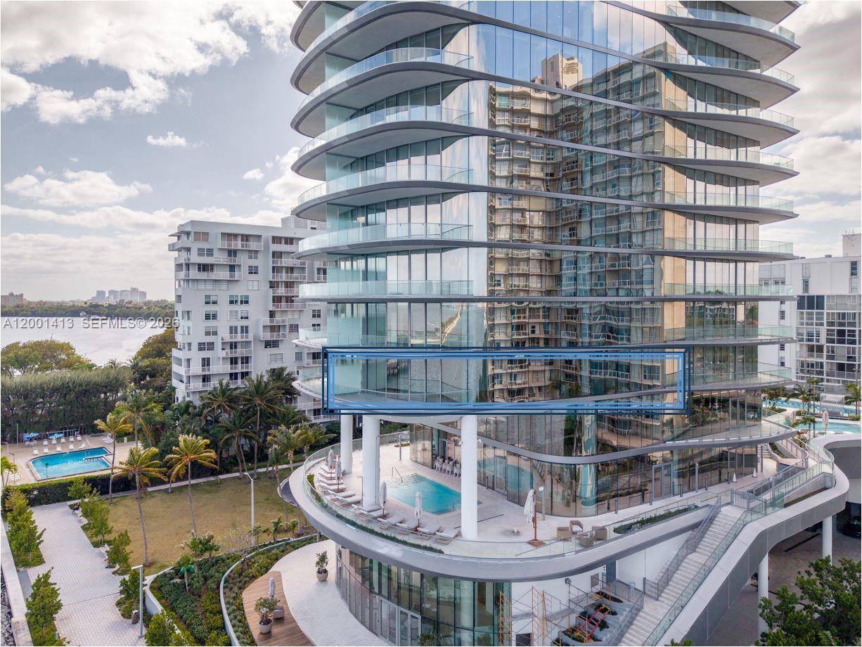 Una Residences - Residential