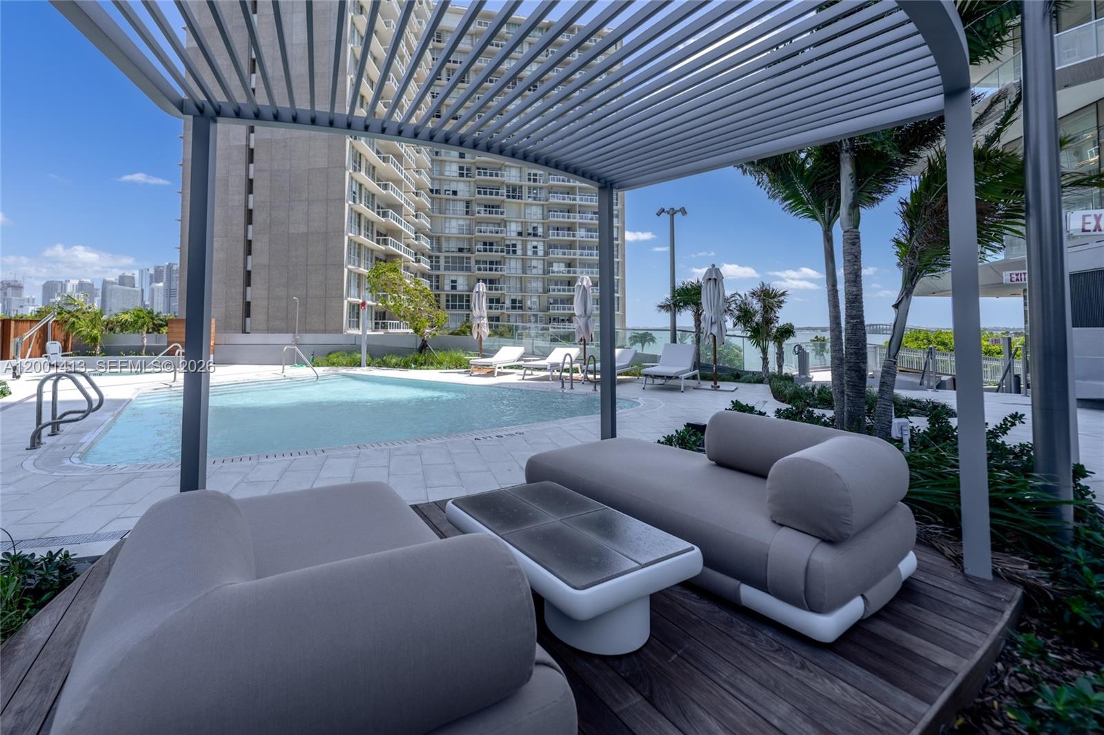 Una Residences - Residential