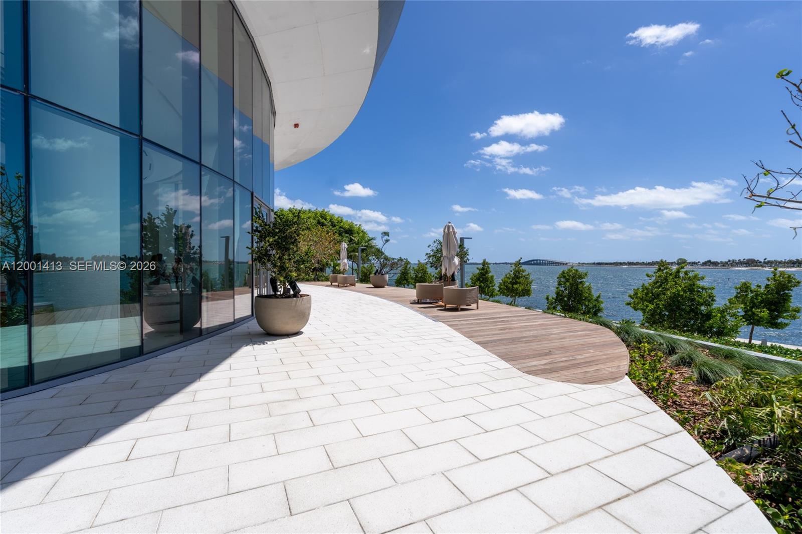 Una Residences - Residential