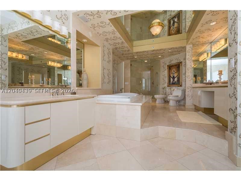 16445 Collins Ave OS21/26(11B)