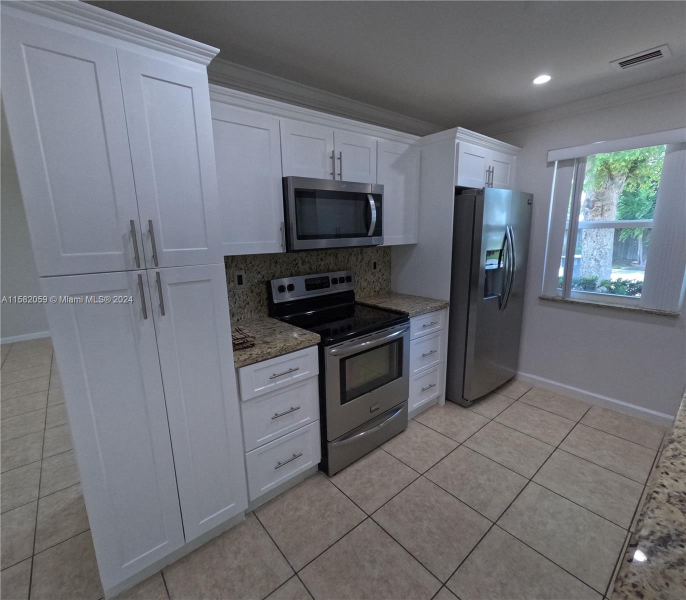 SUNSHINE PARK ESTATES - Residential Lease