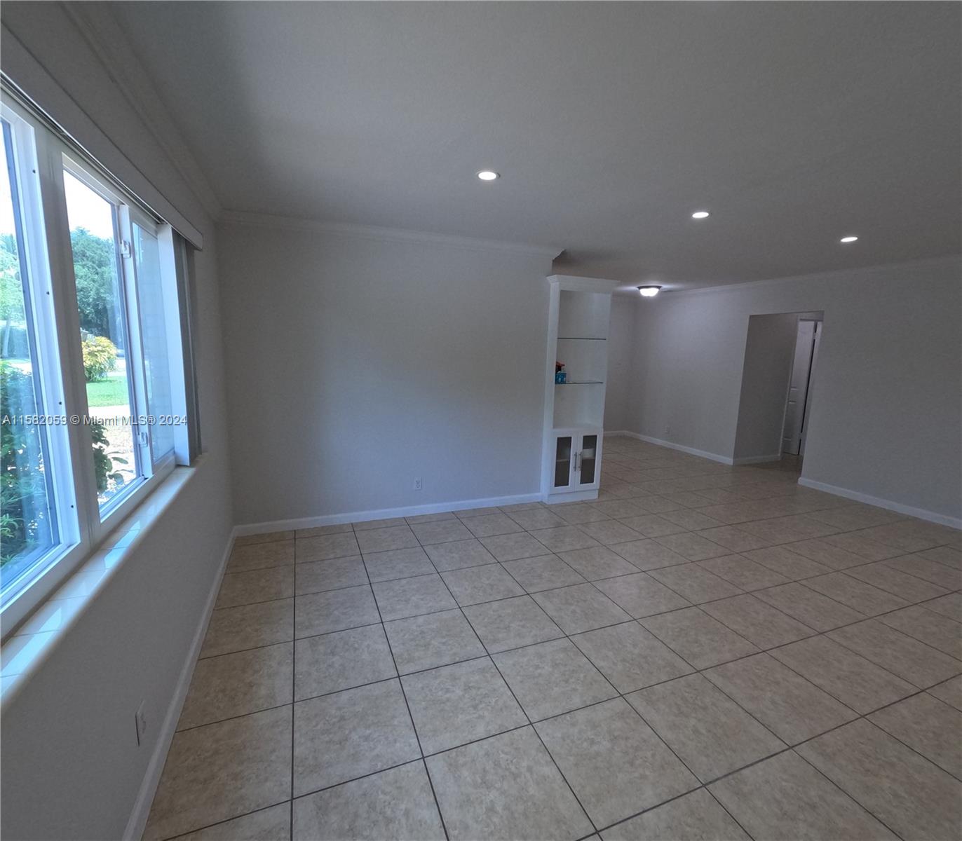 SUNSHINE PARK ESTATES - Residential Lease