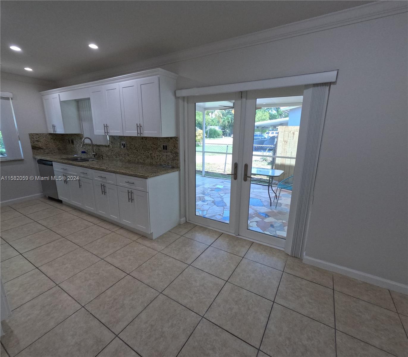 SUNSHINE PARK ESTATES - Residential Lease