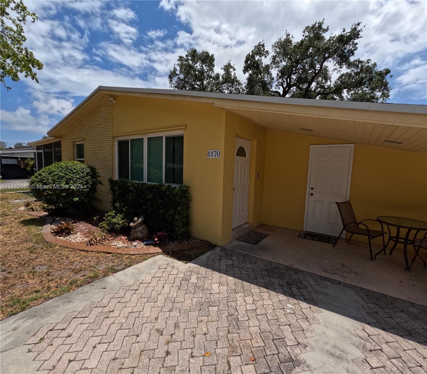 SUNSHINE PARK ESTATES - Residential Lease