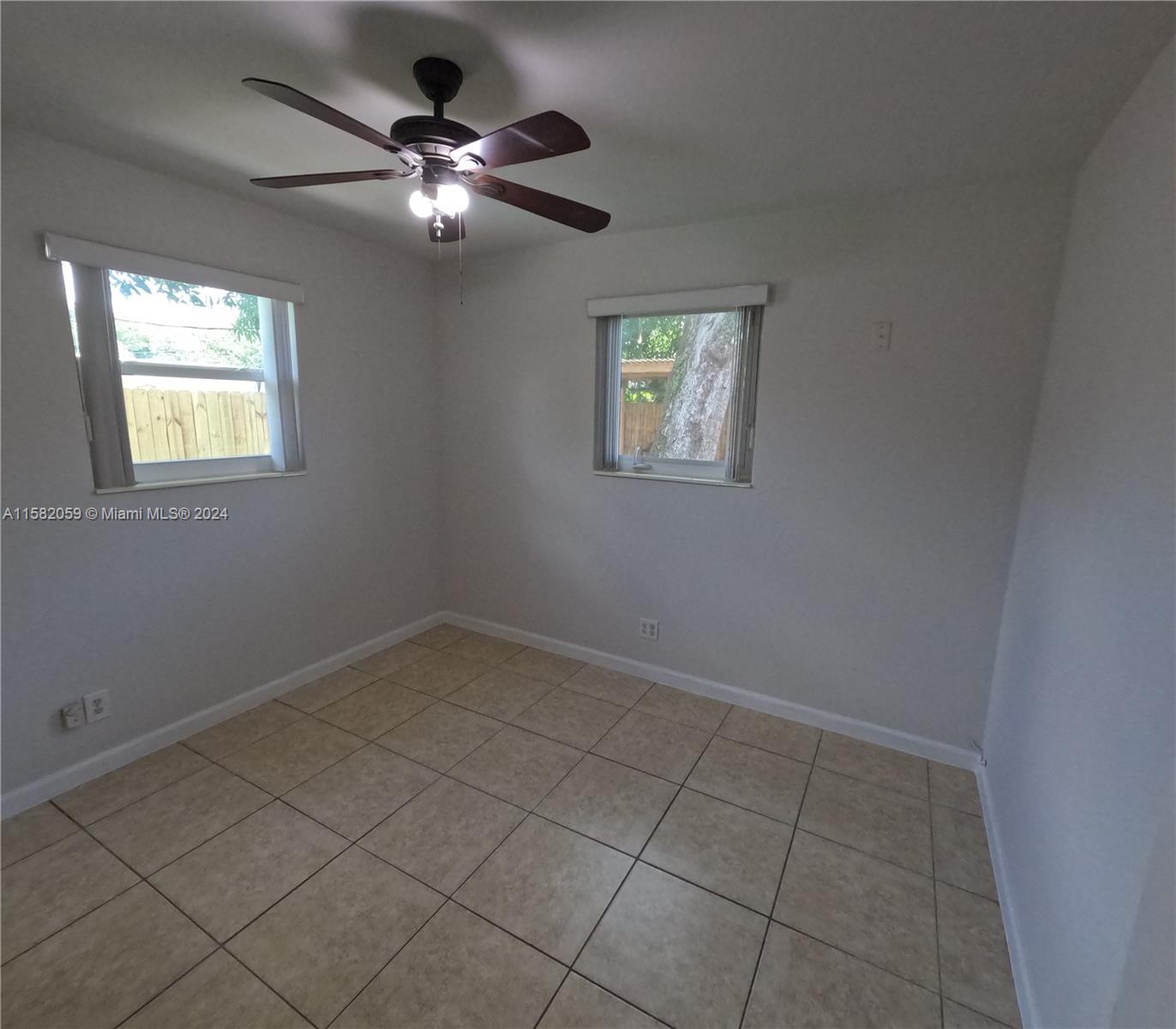 SUNSHINE PARK ESTATES - Residential Lease