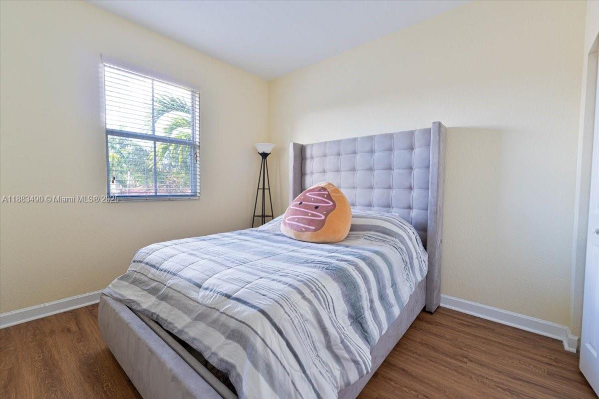 EMERALD CREEK TOWNHOMES - Residential Lease