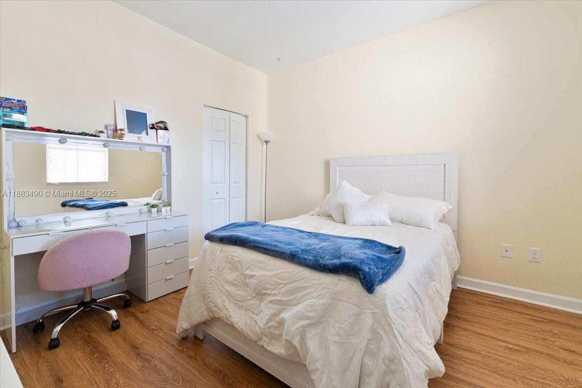 EMERALD CREEK TOWNHOMES - Residential Lease
