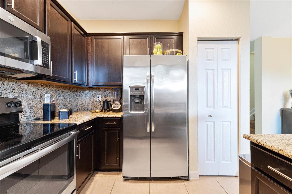 EMERALD CREEK TOWNHOMES - Residential Lease