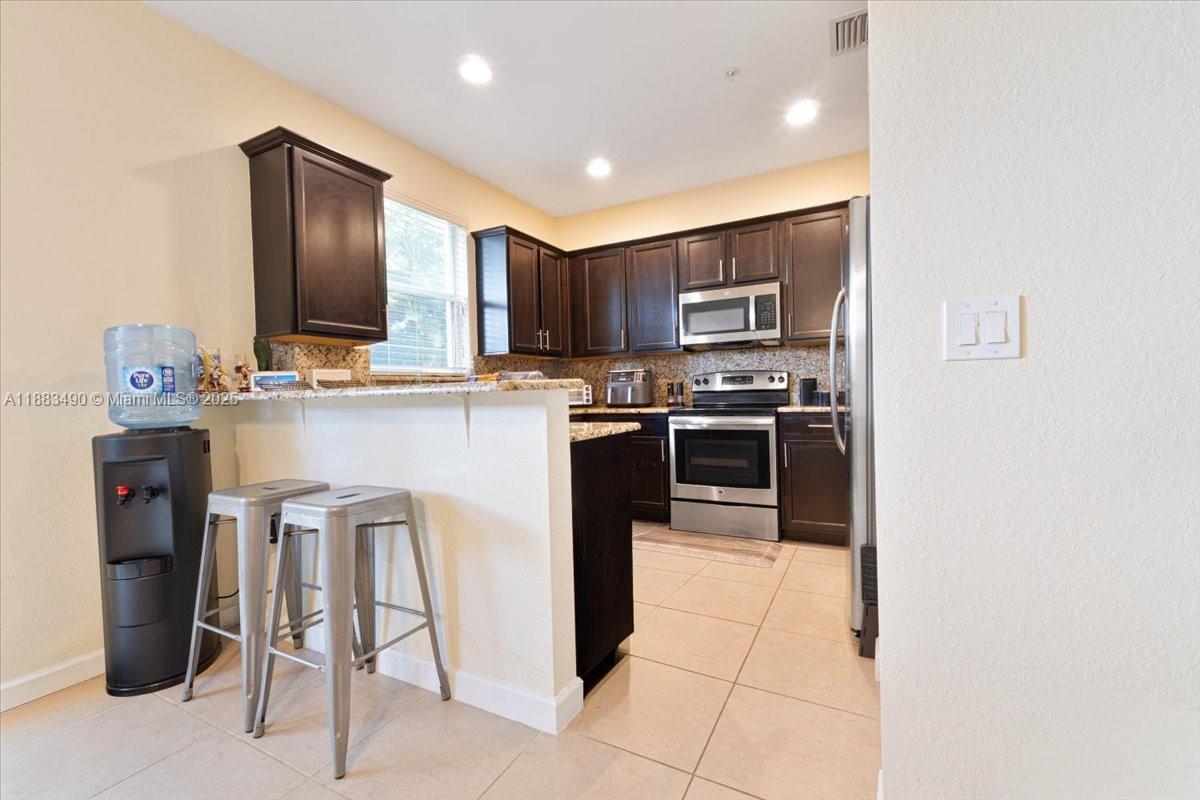 EMERALD CREEK TOWNHOMES - Residential Lease
