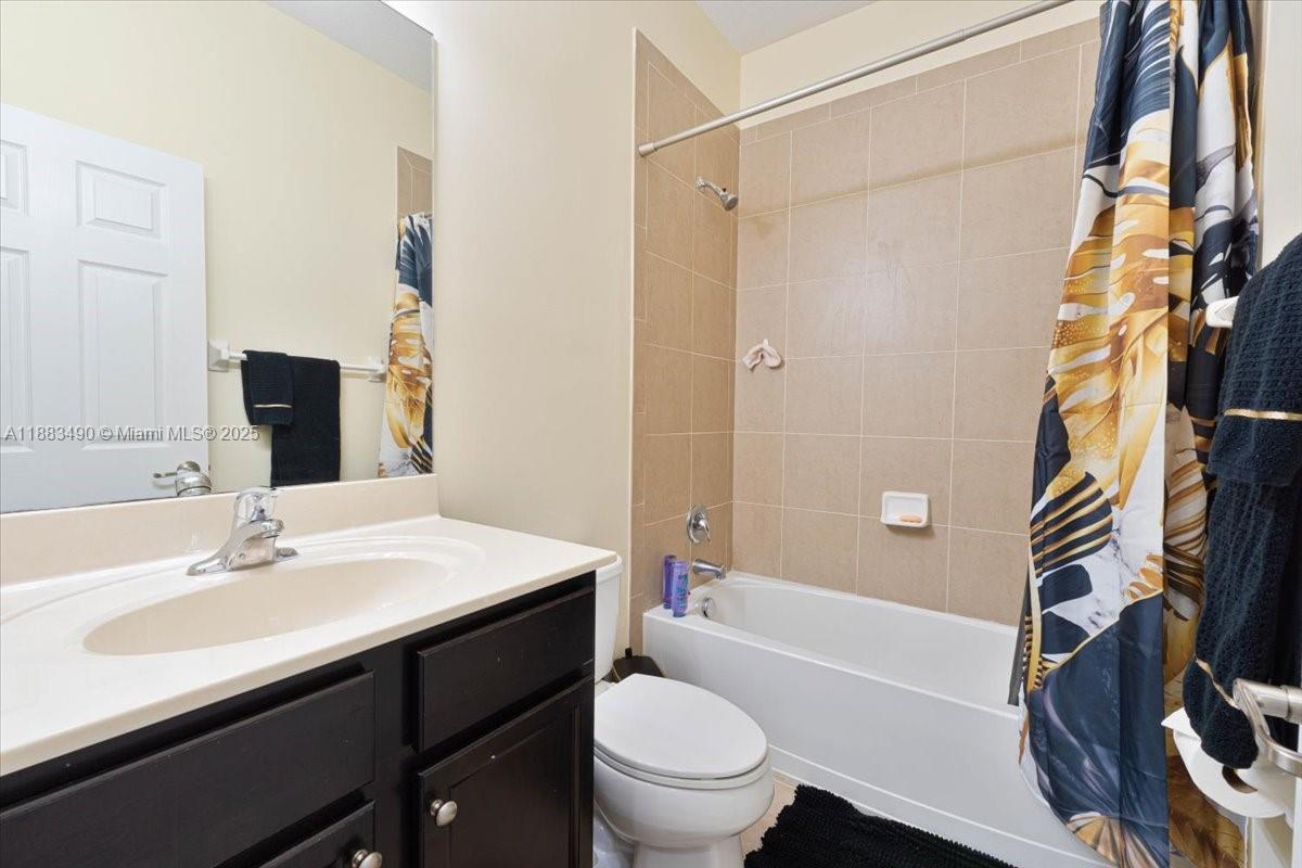 EMERALD CREEK TOWNHOMES - Residential Lease