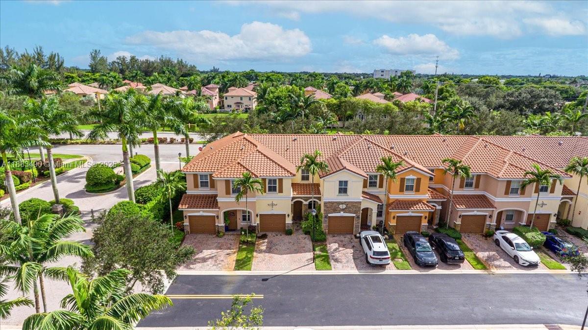 EMERALD CREEK TOWNHOMES - Residential Lease