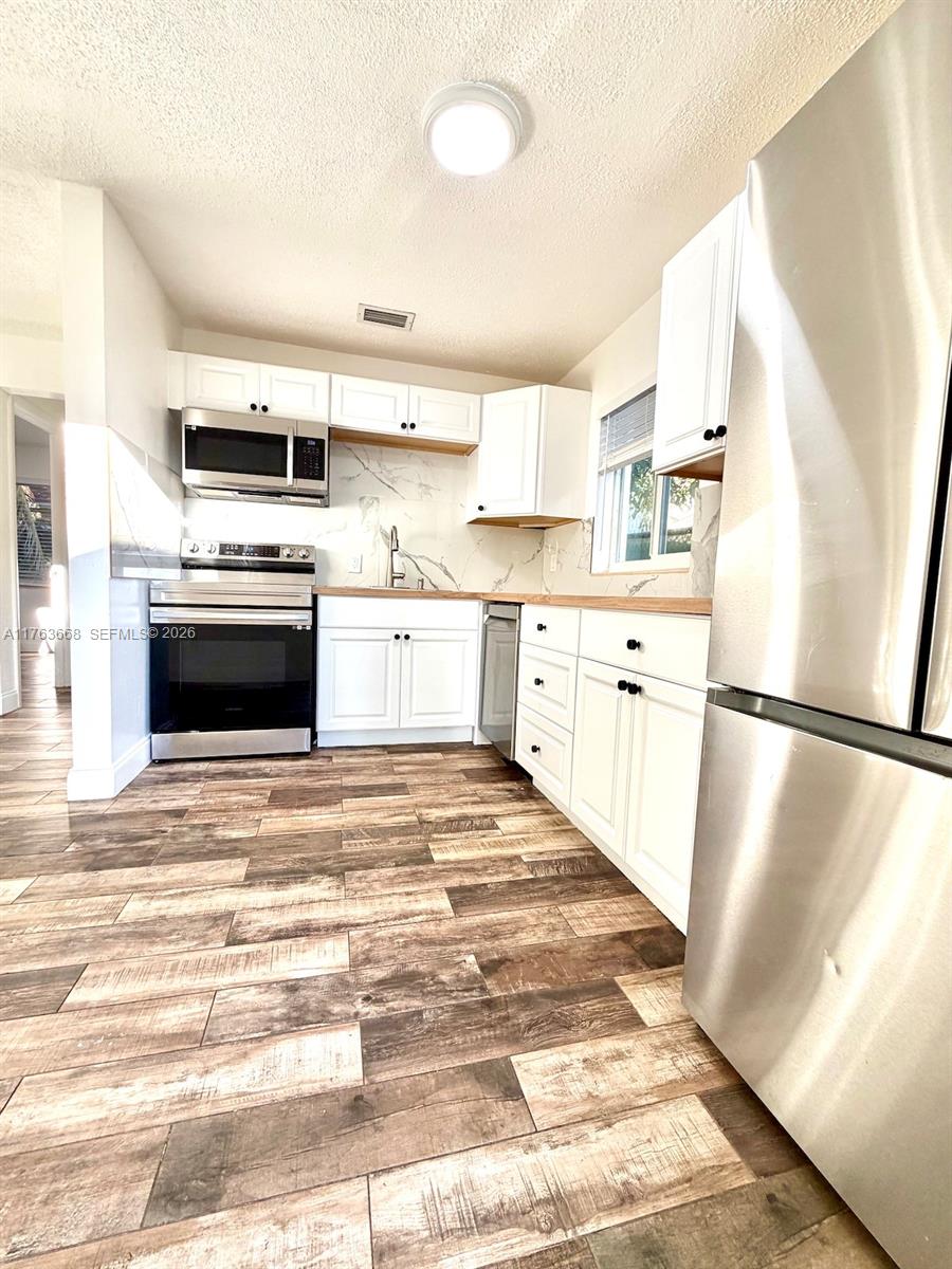 LAWRENCE EST LAND COS SUB - Residential Income