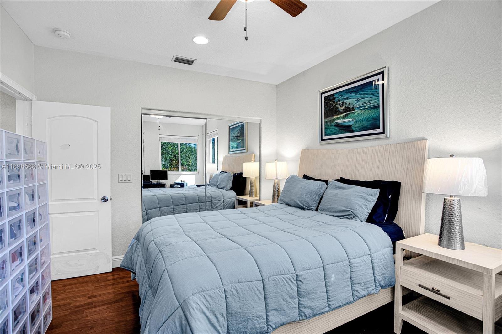 POD 10 AT MONARCH LAKES - Residential