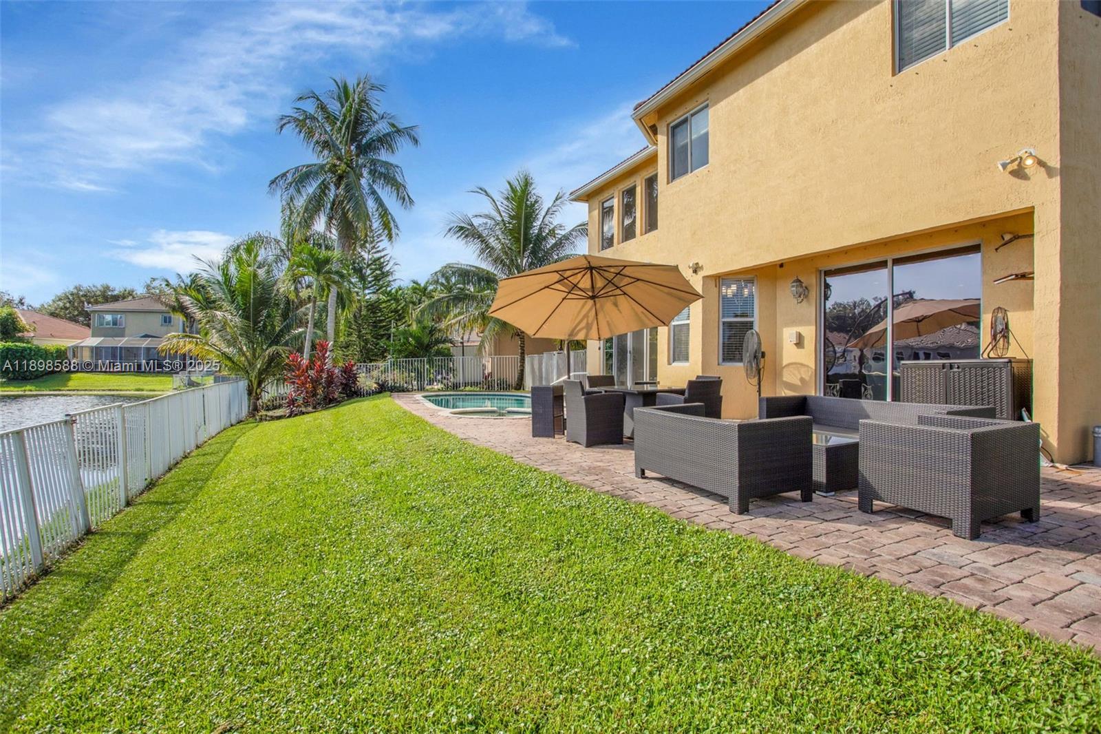POD 10 AT MONARCH LAKES - Residential