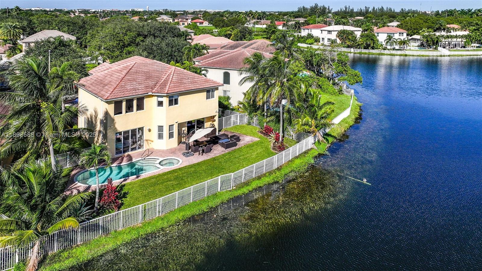 POD 10 AT MONARCH LAKES - Residential