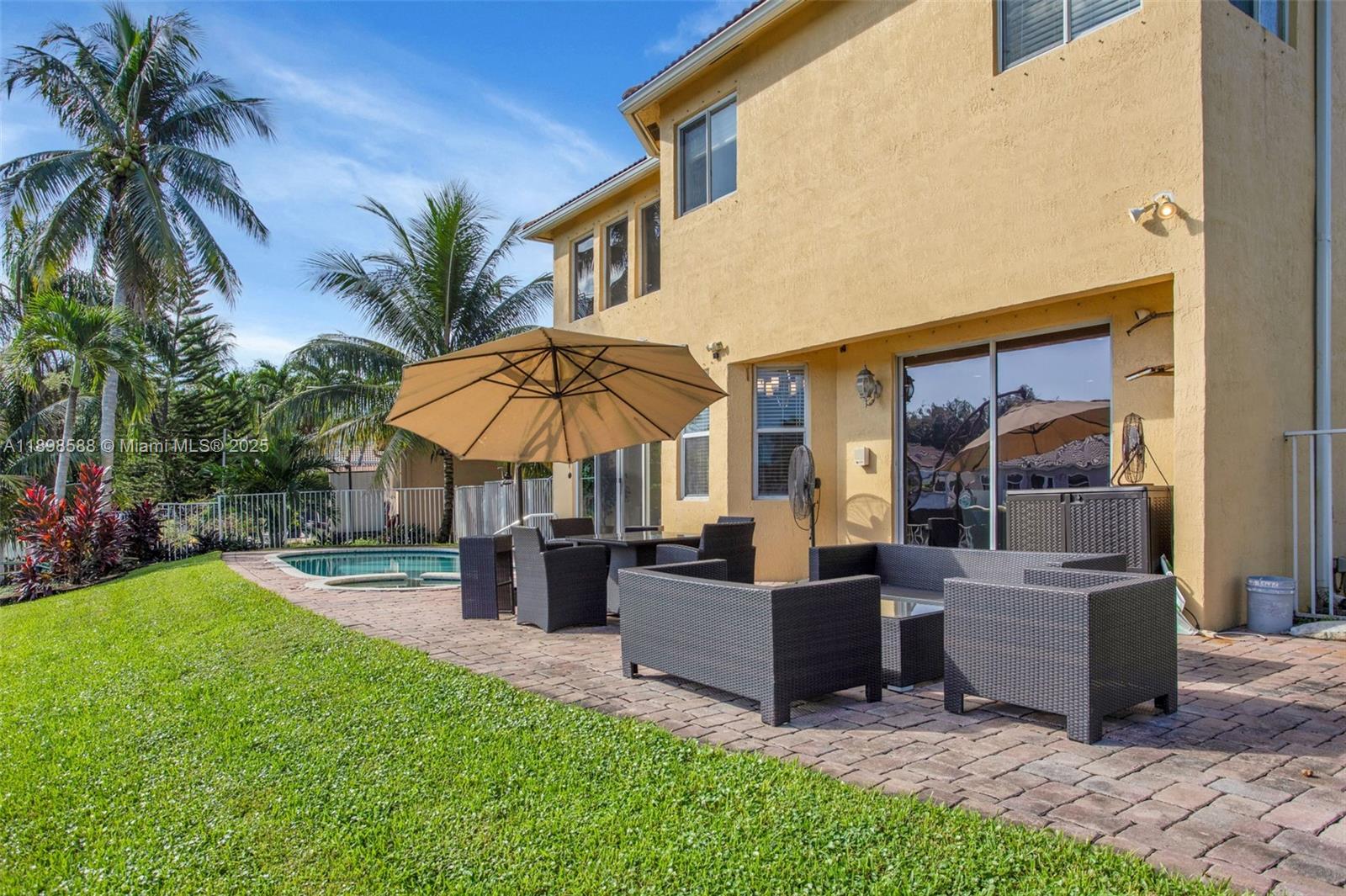 POD 10 AT MONARCH LAKES - Residential