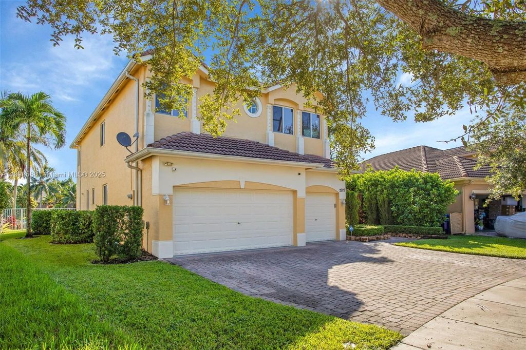 Photo of 2929 SW 134th Ave, Miramar, FL 33027 (MLS # A11898588)