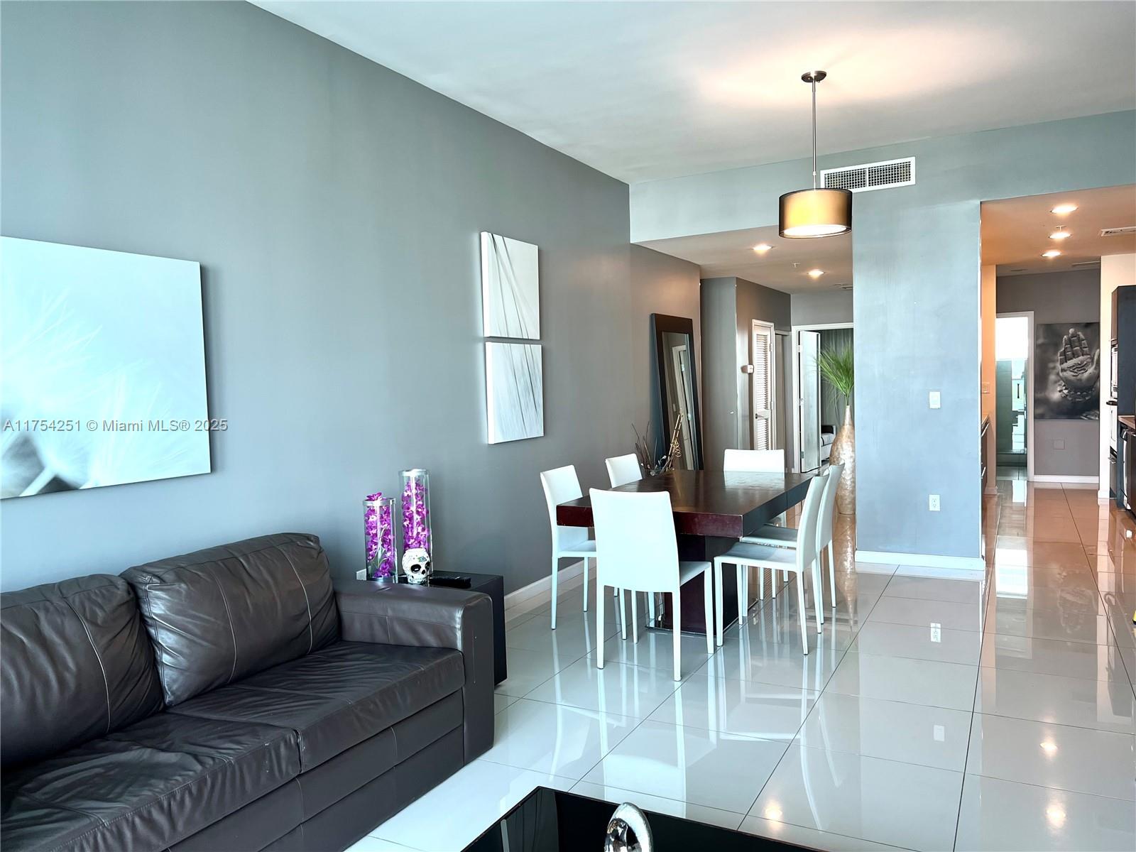 7928 East Dr 705