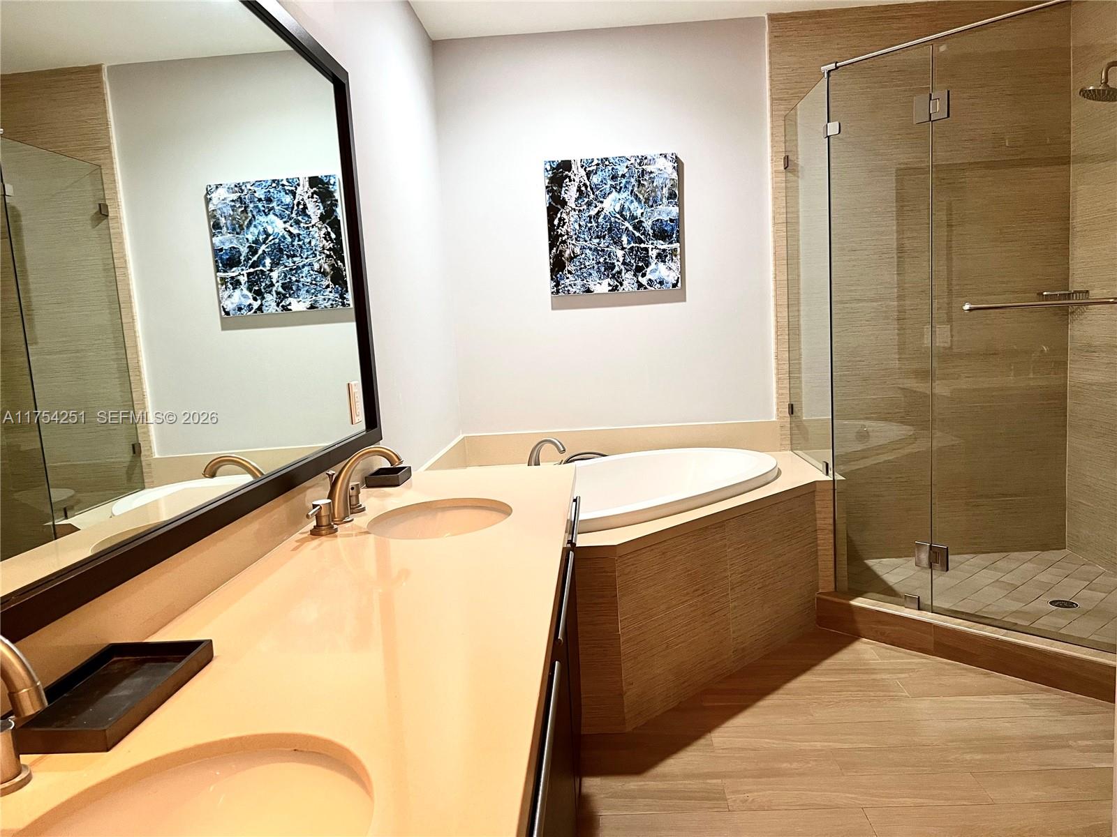 ELOQUENCE ON THE BAY COND - Residential