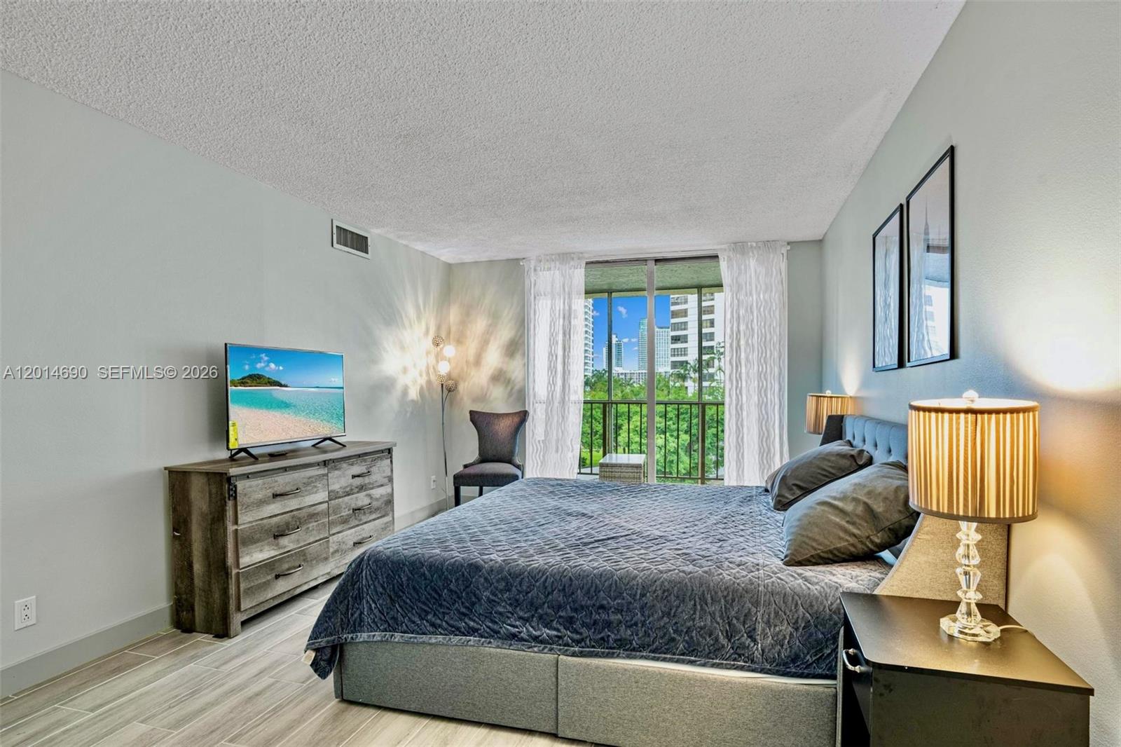 DESOTO PARK CONDO - Residential Lease