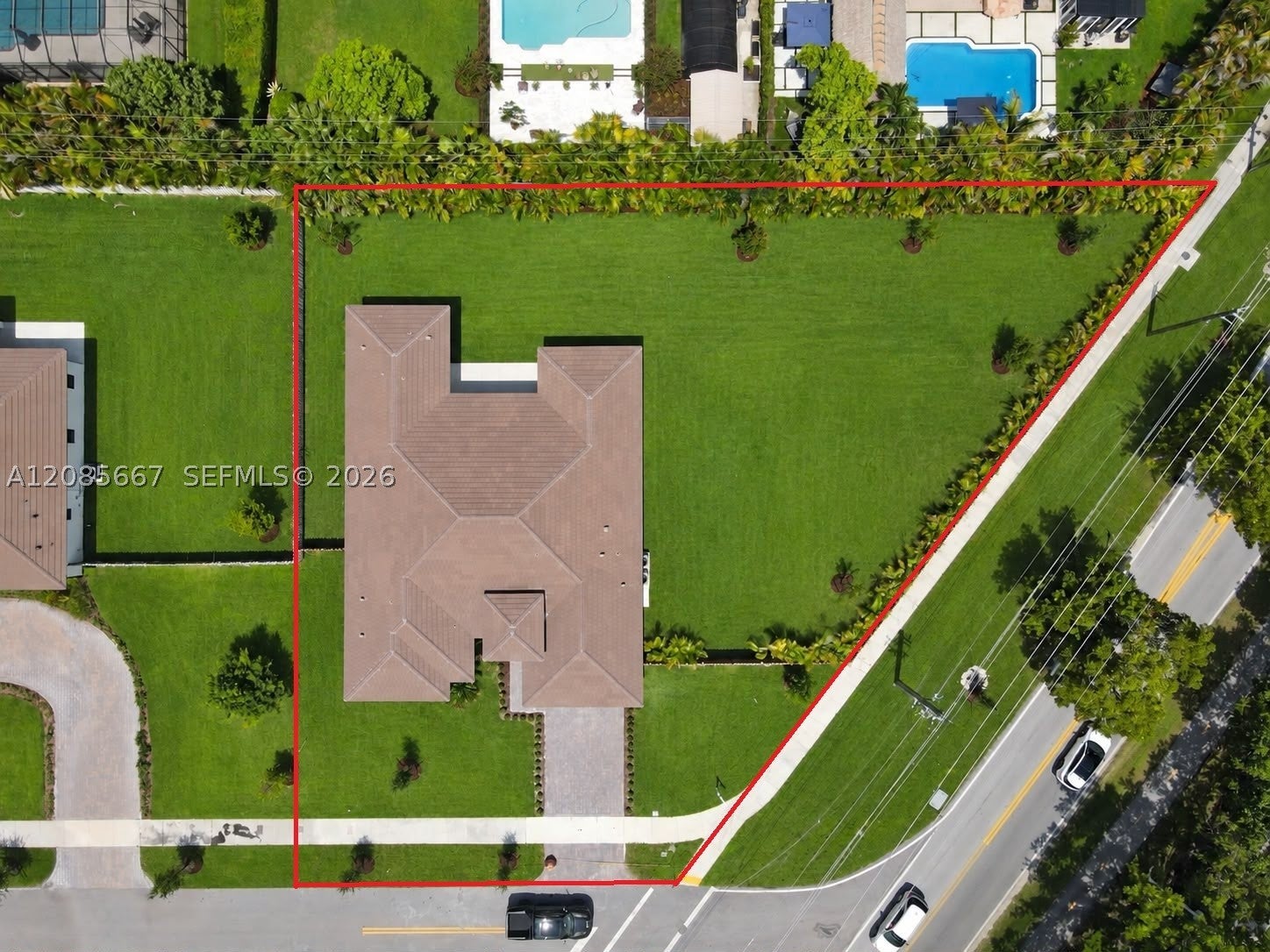 8211 SW 193rd Ter, Cutler Bay, FL, 33157/$1,650,000 2 8211 SW 193rd Ter