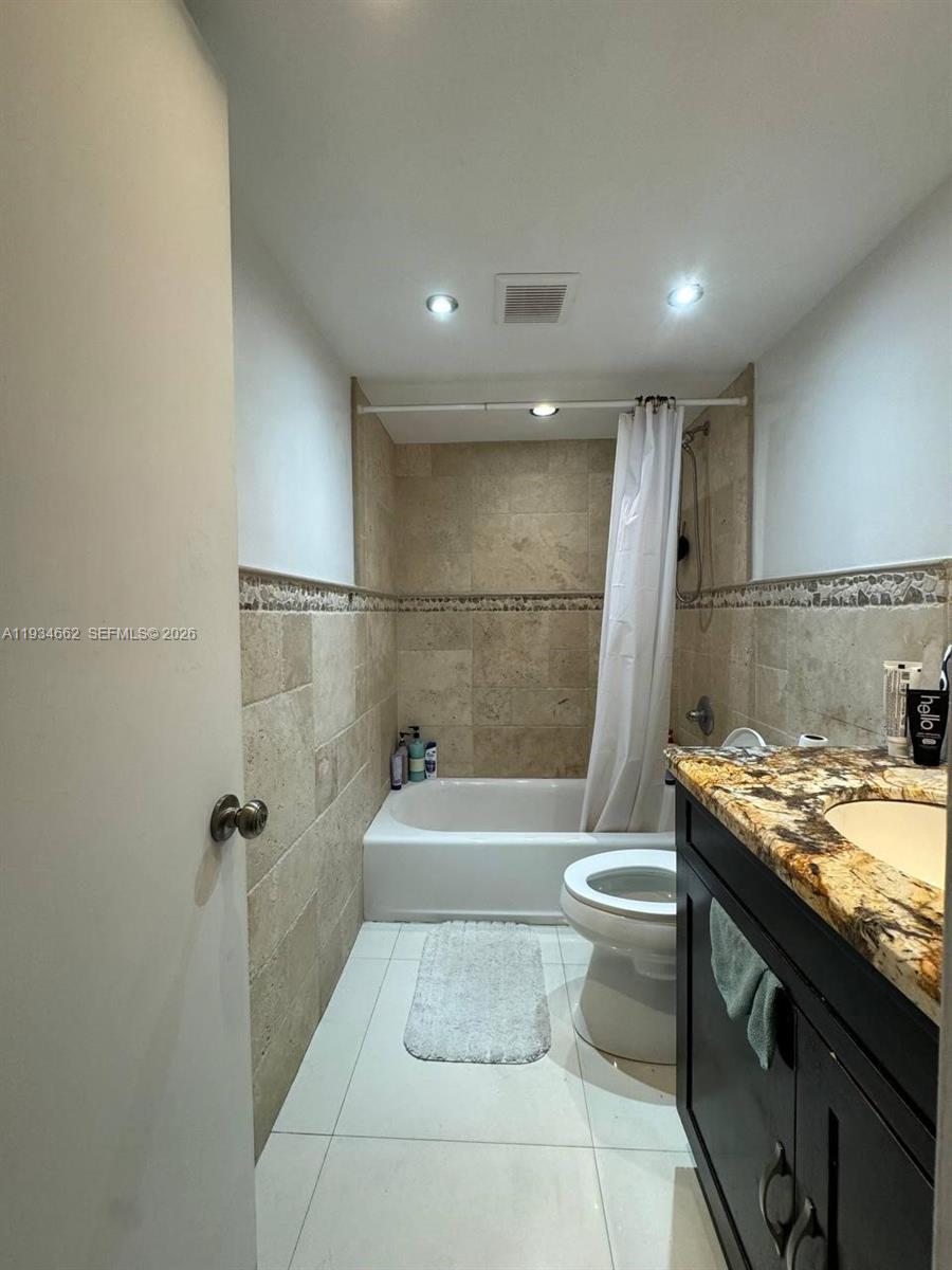 VILLA DORADA - Residential