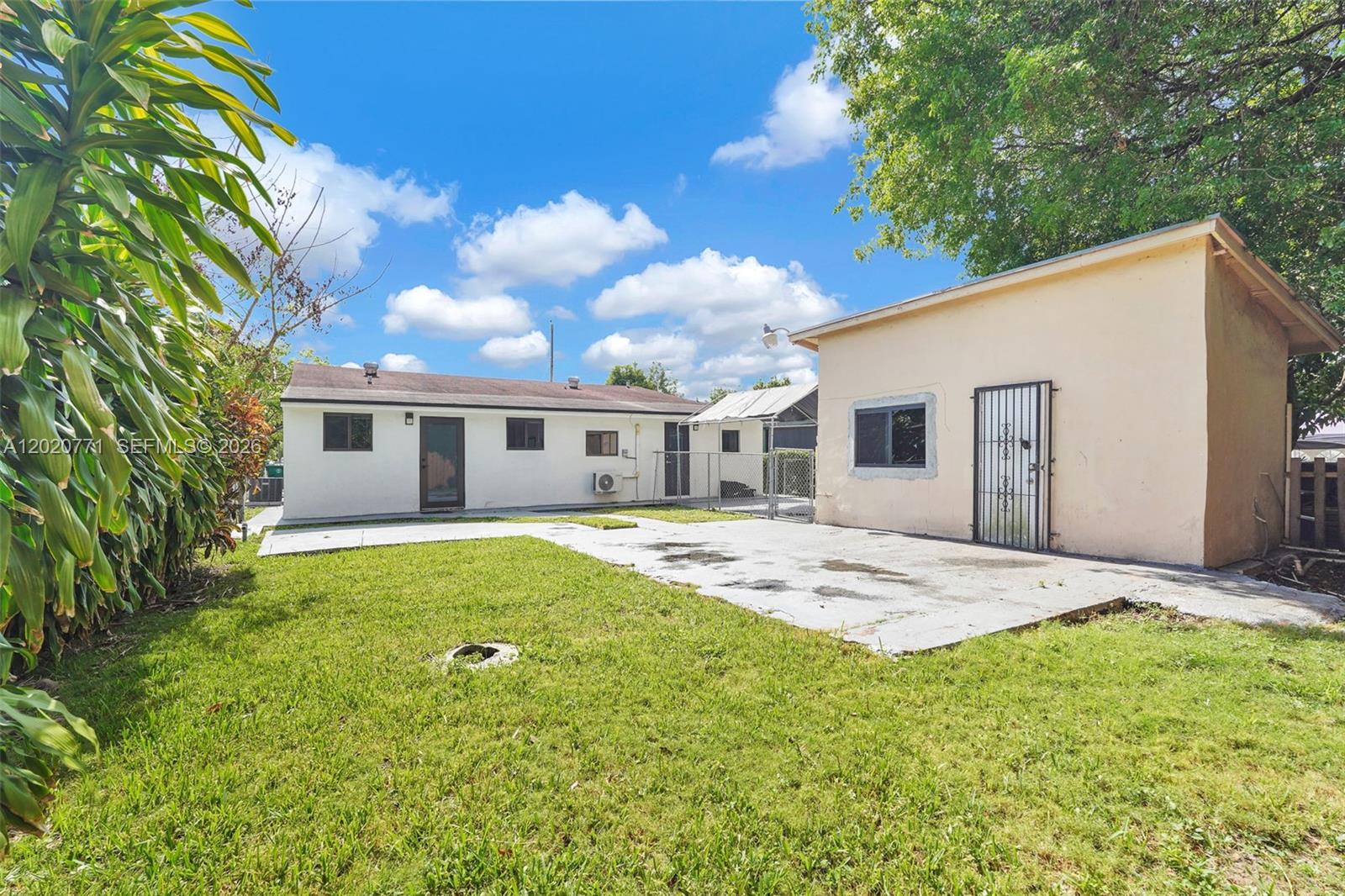 MILLER LAWN - Residential