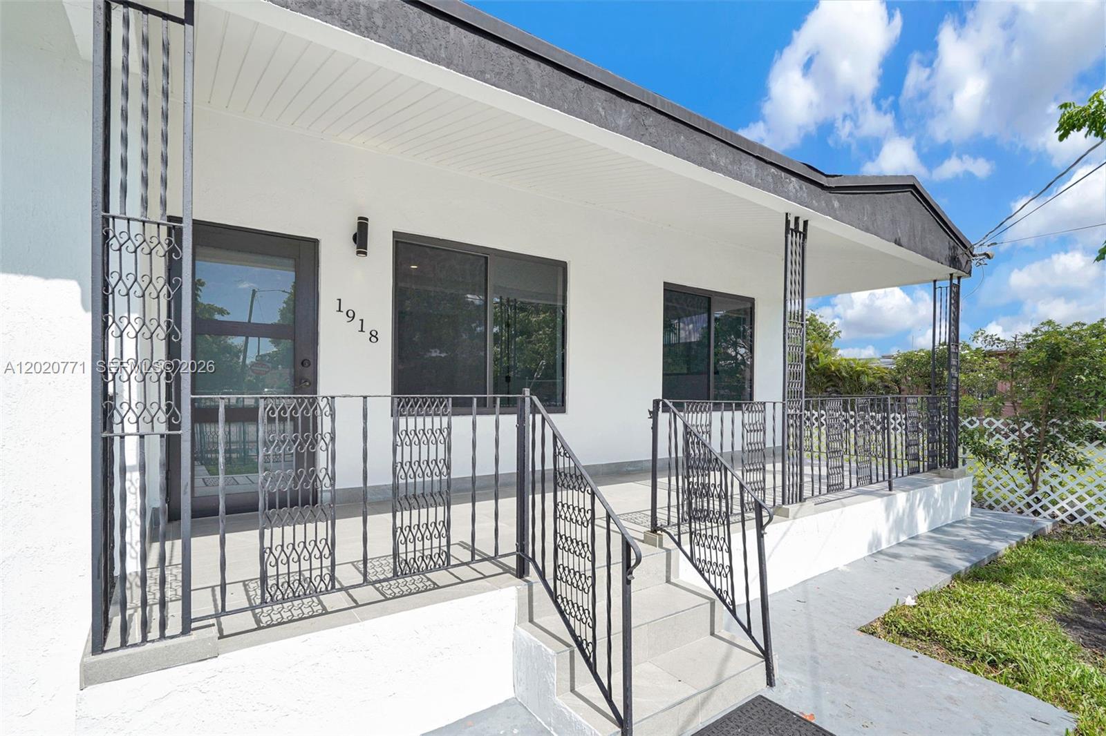 MILLER LAWN - Residential