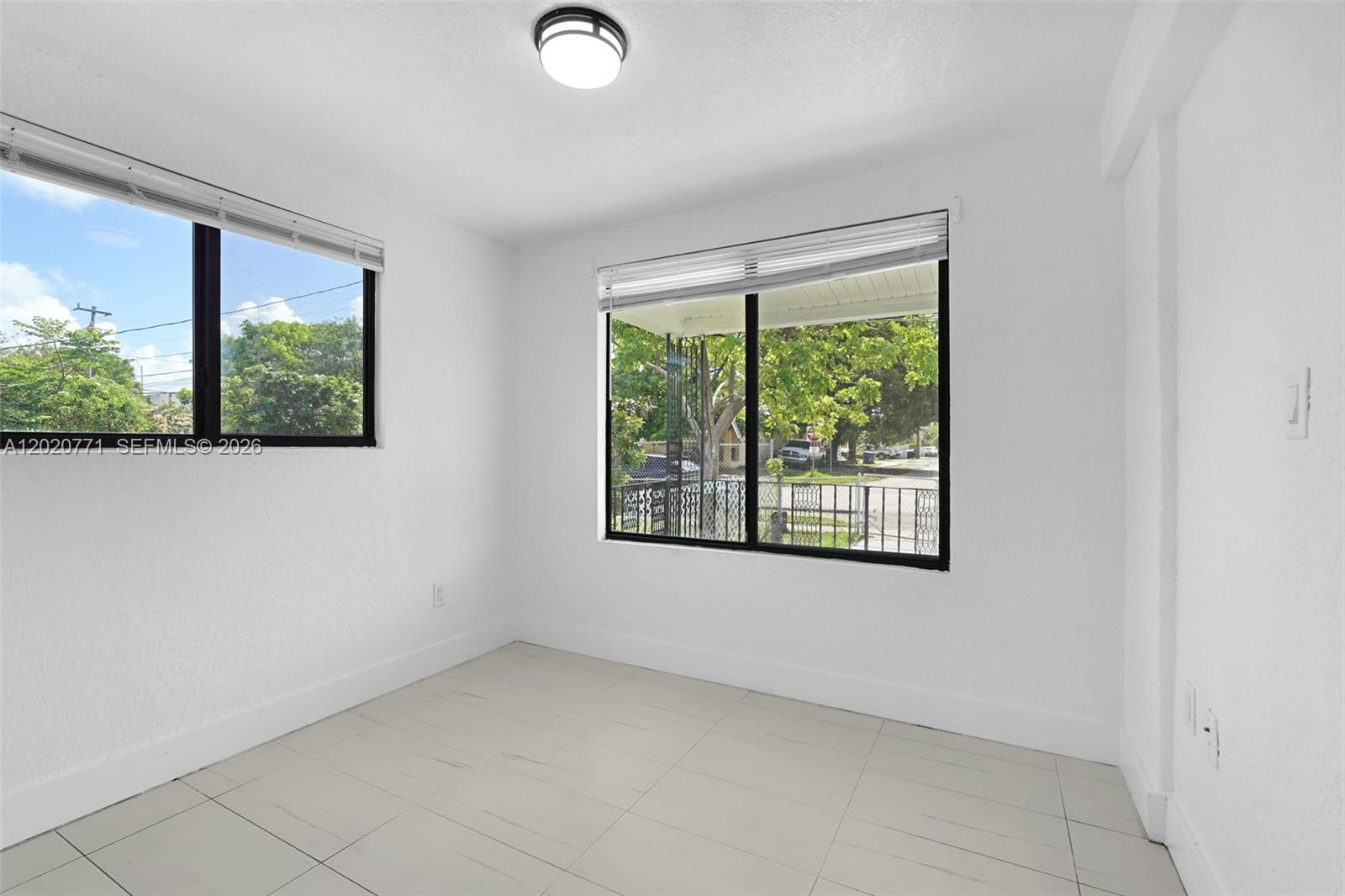 MILLER LAWN - Residential
