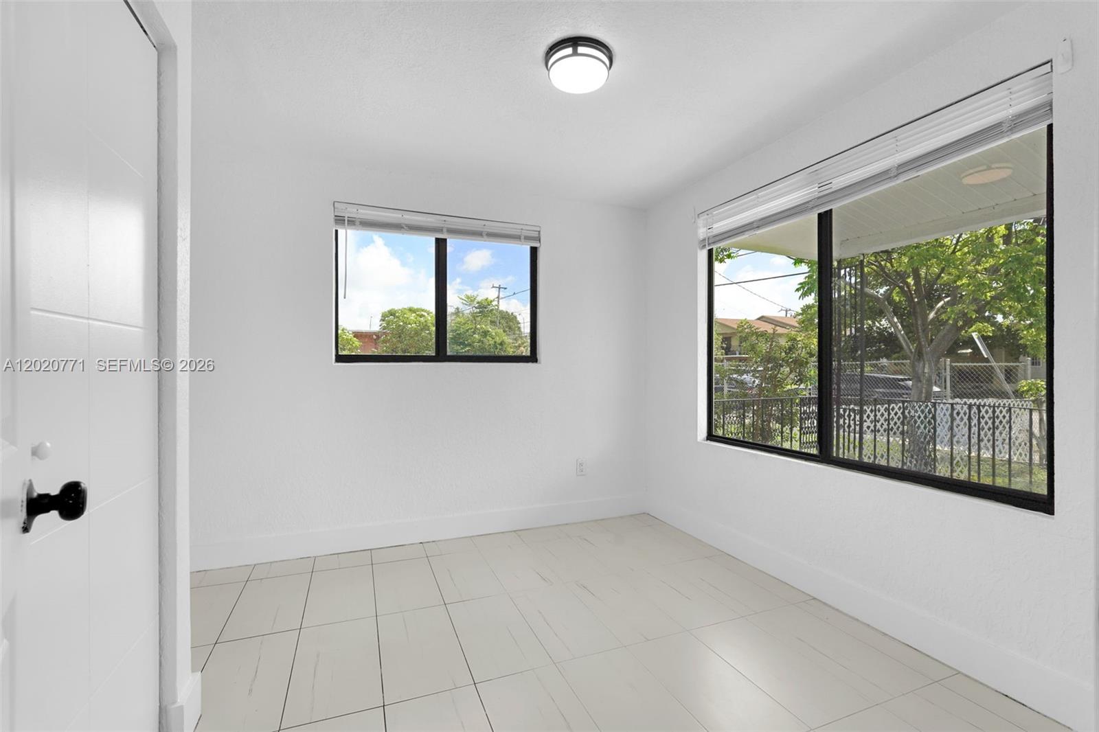MILLER LAWN - Residential
