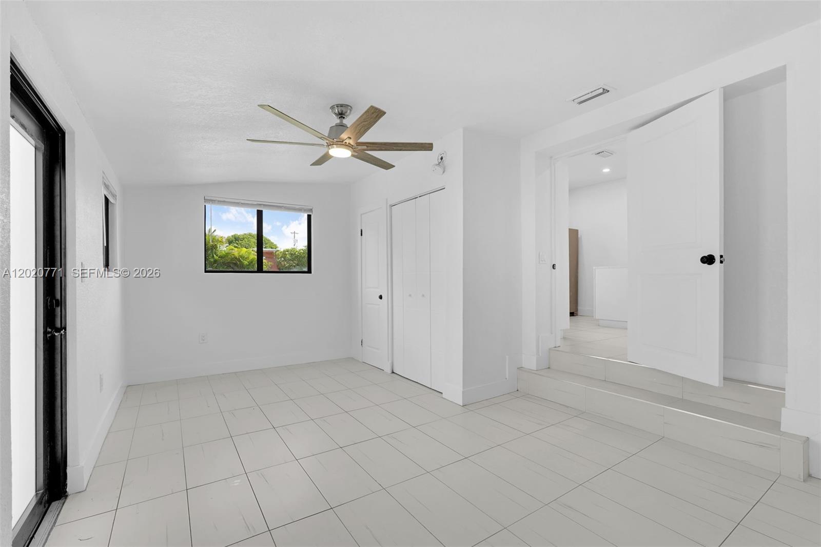 MILLER LAWN - Residential