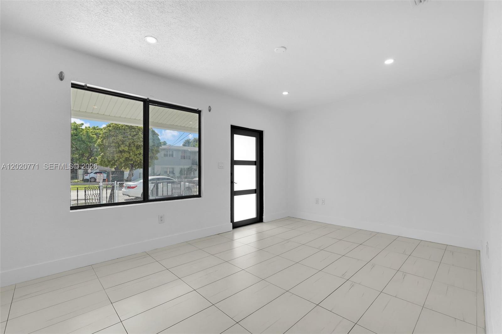 MILLER LAWN - Residential