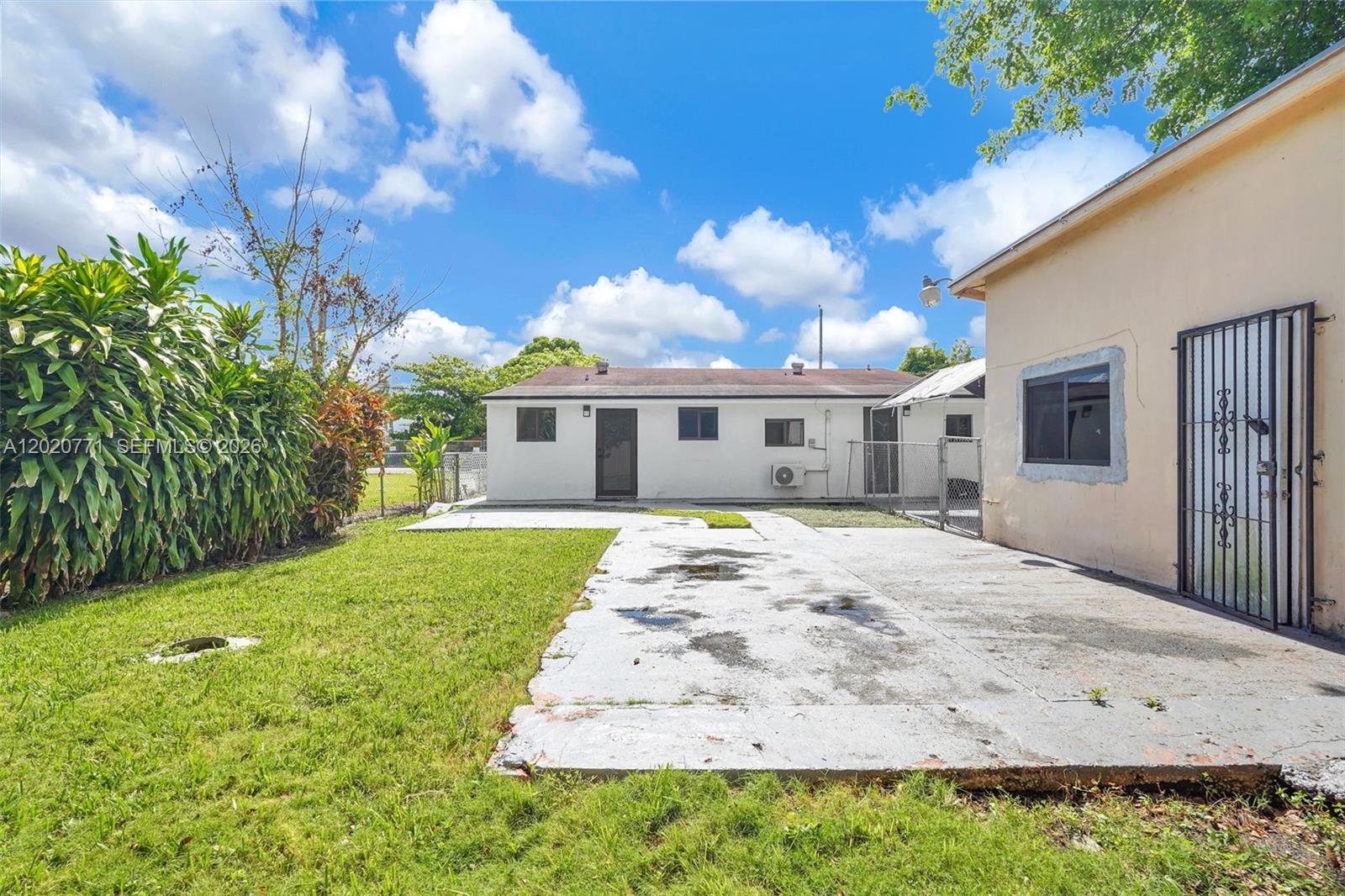 MILLER LAWN - Residential