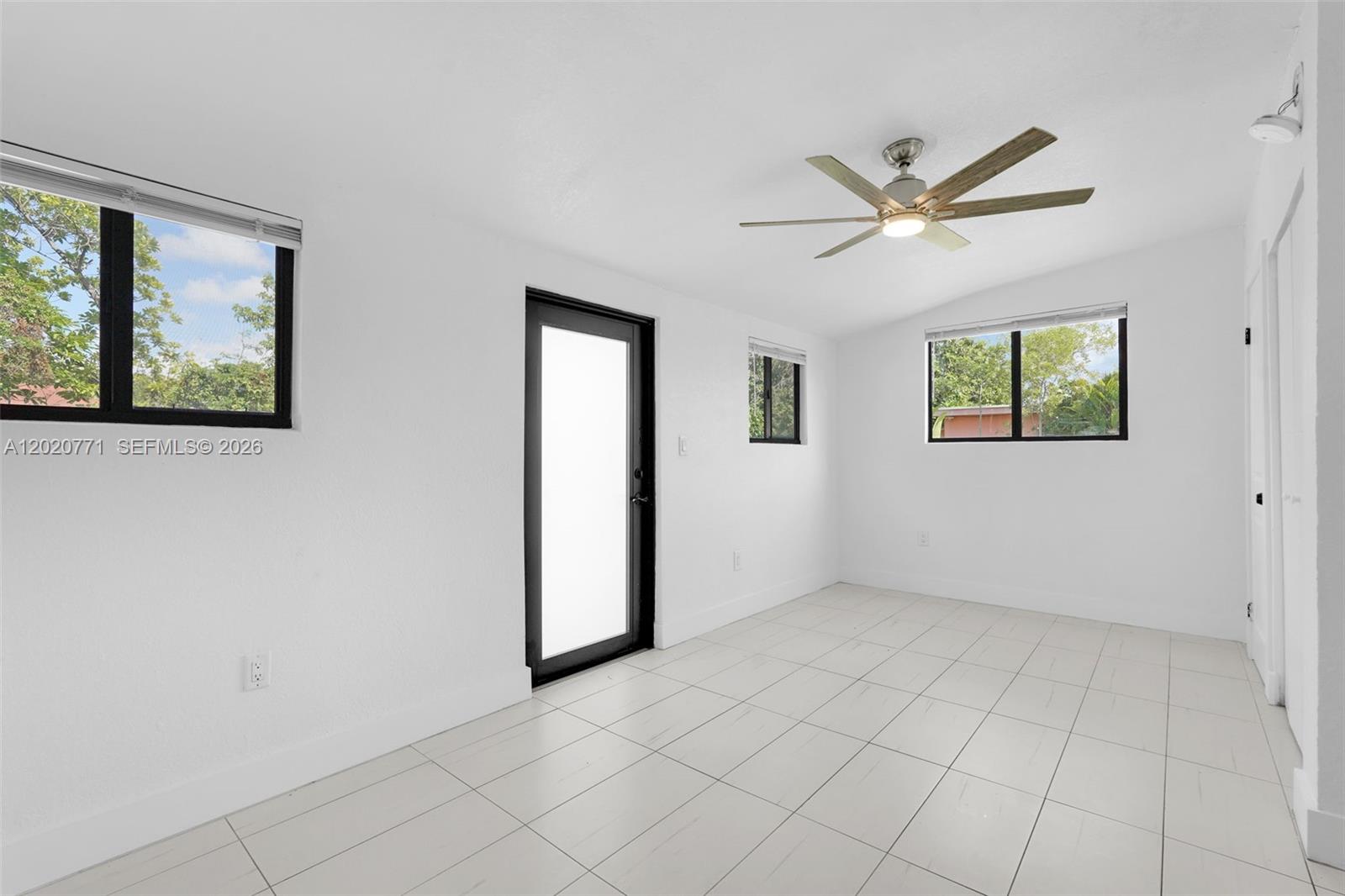 MILLER LAWN - Residential