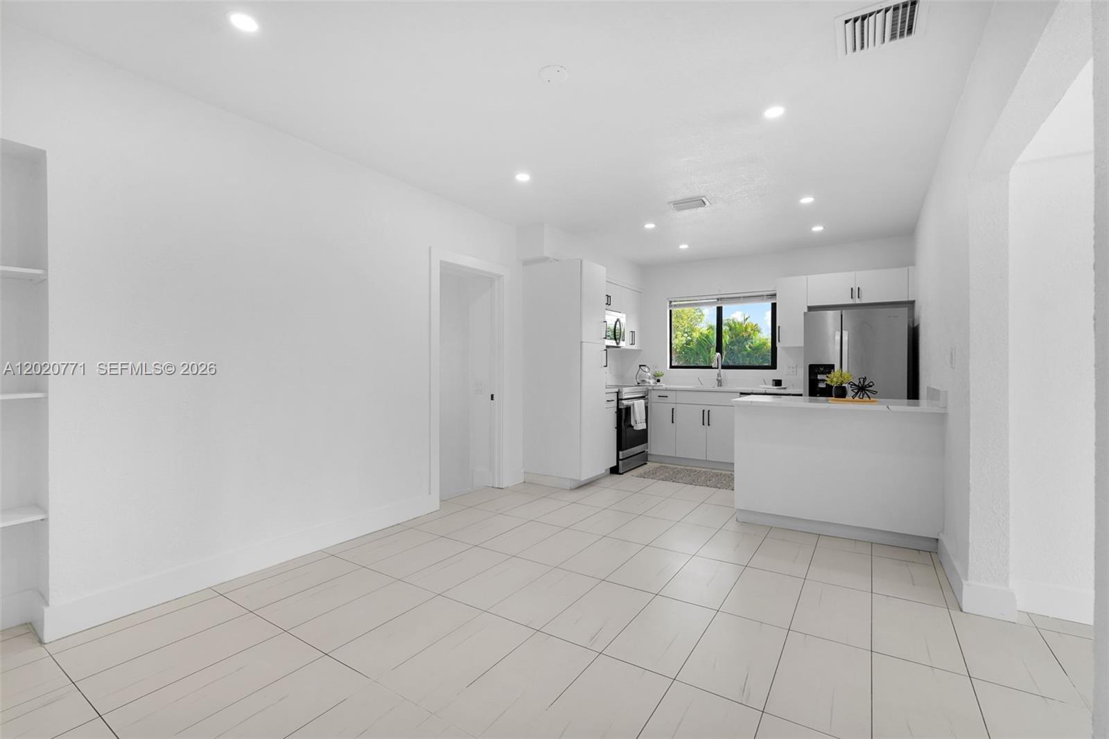 MILLER LAWN - Residential