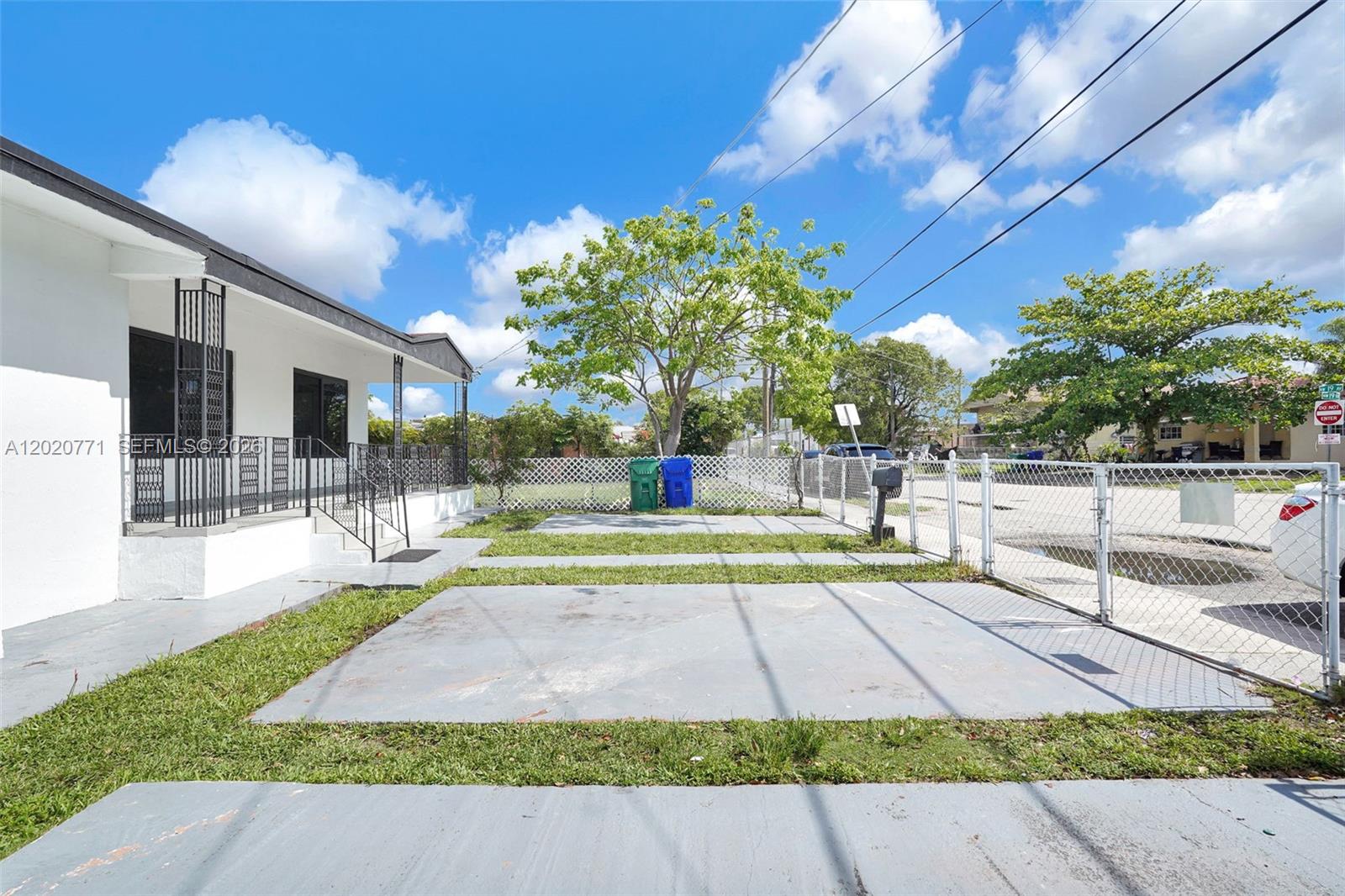 MILLER LAWN - Residential